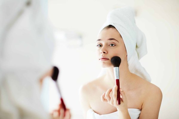 Quels sont les meilleurs outils de maquillage pour un résultat professionnel ?